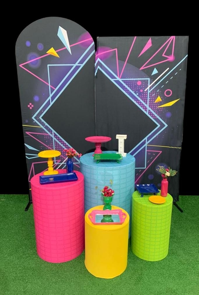 Aluguel kit Neon mod. 2 - Fuxica Locações de Kits e Materiais para ...